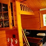 Ferienhaeuschen Direkt Am Wasser Inklusive 2 Boote Hébergement de vacances *