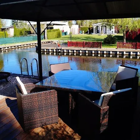 Ferienhaeuschen Direkt Am Wasser Inklusive 2 Boote