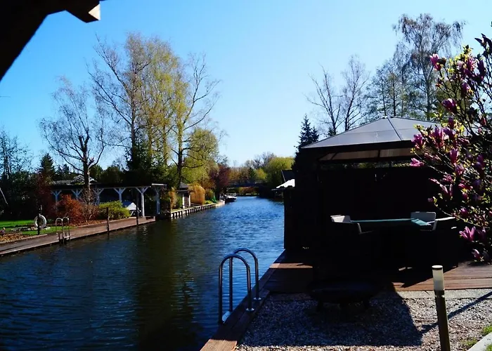 Ferienhaeuschen Direkt Am Wasser Inklusive 2 Boote בית נופש *